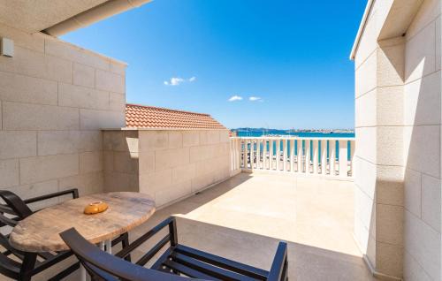Sukosan Apartamento | Awesome Apartment In Sukosan With Sauna