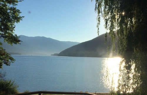 Nelson Casa | Impresionante casa de playa en el lago Kootenay en Nelson