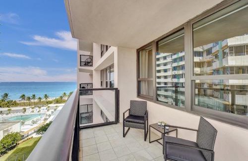 Mid Beach Apartamento | Awesome Beach Condo with Resort Amenities 1016
