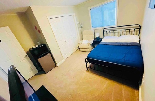 Northwest Edmonton Casa | Awesome Bedroom