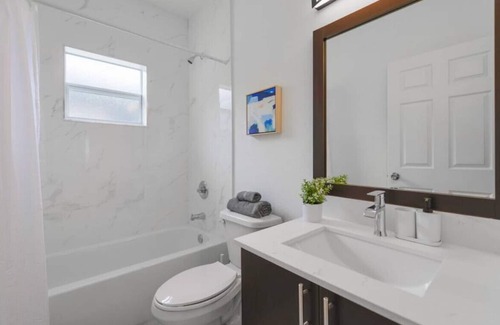 West Little River Casa | Awesome Brand New 3/2 House With Parking