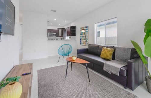 West Little River Casa | Awesome Brand New 3/2 House With Parking