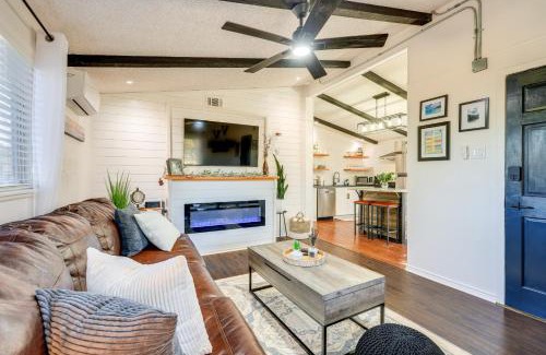 Canyon Lake Casa | Awesome Canyon Lake Home Rooftop Deck and Fire Pit!