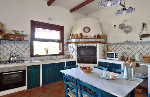 Ribera Villa | Country Villa, relájate a pocos kilómetros del mar y de sitios arqueológicos.