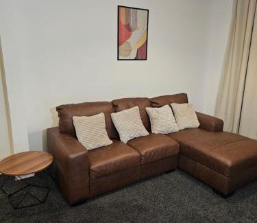Acresford Casa | Awesome Coventry Home for Business Contractors and Suitable for families with Free Parking 14mins from NEC