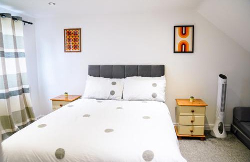 Acresford Casa | Awesome Coventry Home for Business Contractors and Suitable for families with Free Parking 14mins from NEC