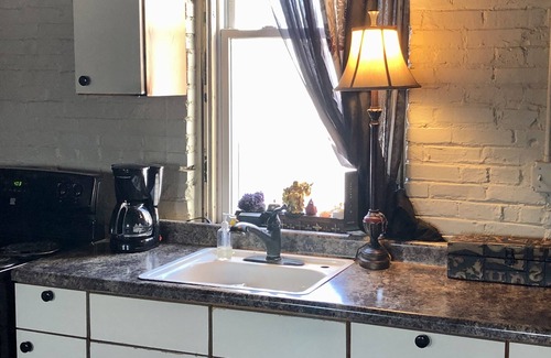 Charlotte Apartamento | Awesome Downtown Gypsy loft next to popular Venue SW of Lansing.