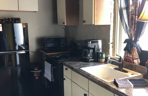 Charlotte Apartamento | Awesome Downtown Gypsy loft next to popular Venue SW of Lansing.