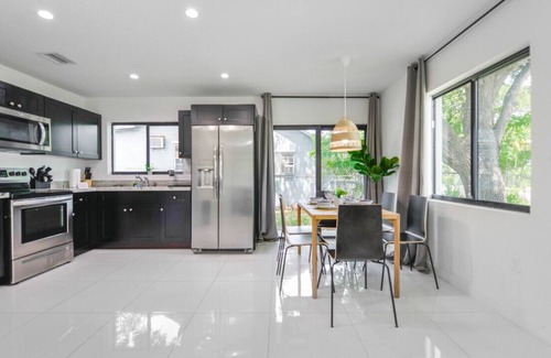 West Little River Casa | Relax & enjoy in this impressive Duplex