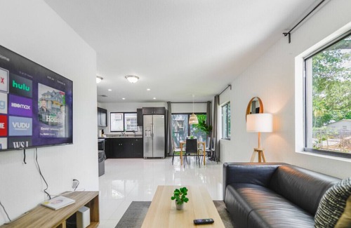 West Little River Casa | Relax & enjoy in this impressive Duplex
