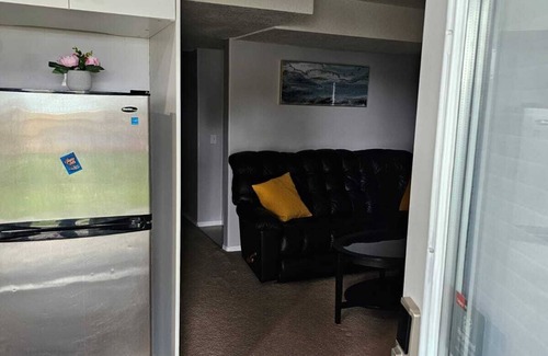 Arbour Lake Apartamento | Awesome Guest suite @ Calgary NW for exclusive private relaxation