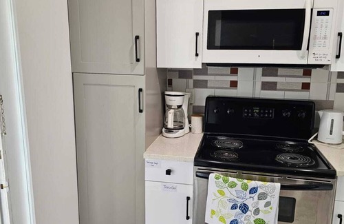 Arbour Lake Apartamento | Awesome Guest suite @ Calgary NW for exclusive private relaxation