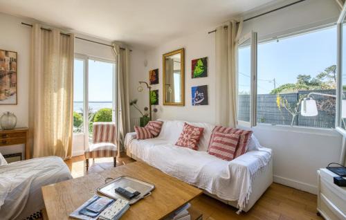 Saint-Trojan-les-Bains Casa | Awesome Home In Saint-Trojan-Les-Bains