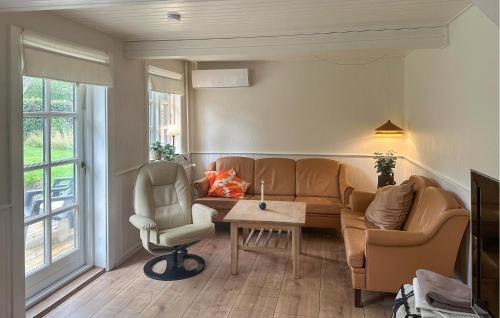 Pedersker Casa | Awesome Home In Aakirkeby With Wifi