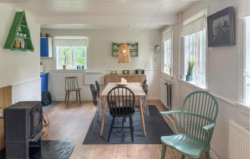 Pedersker Casa | Awesome Home In Aakirkeby With Wifi