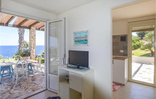 Brucoli Casa | Awesome Home In Augusta With Kitchen