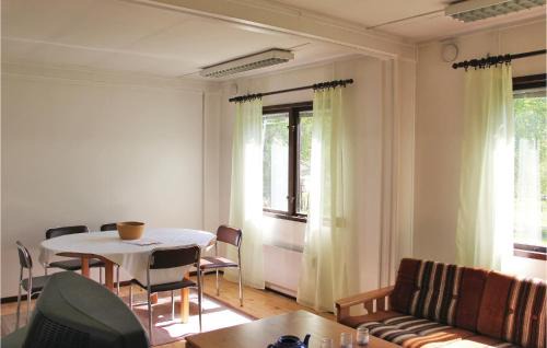 Tvetaryd Casa | Awesome Home In Backaryd With Kitchen