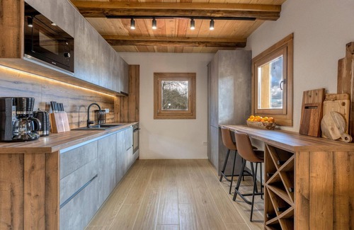 Gospic Casa | Impresionante casa en Barlete con.