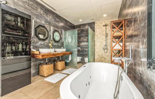 La Cala del Moral Casa | Awesome Home In Cala Del Moral