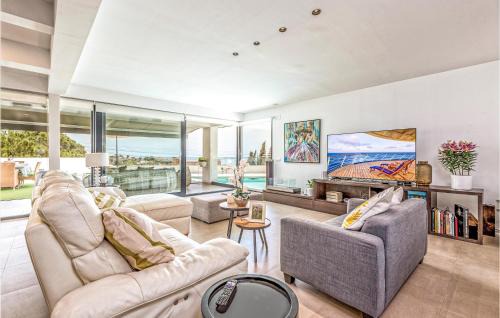 La Cala del Moral Casa | Awesome Home In Cala Del Moral