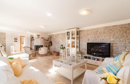Cista Provo Casa | Beautiful home in Cista Provo with 5 Bedrooms, WiFi and Private swimming pool