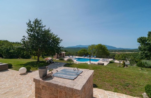 Cista Provo Casa | Beautiful home in Cista Provo with 5 Bedrooms, WiFi and Private swimming pool