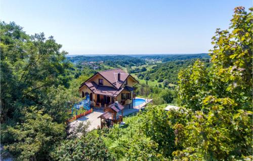 Sveti Ivan Zelina Casa | Awesome Home In Donja Zelina With Wifi