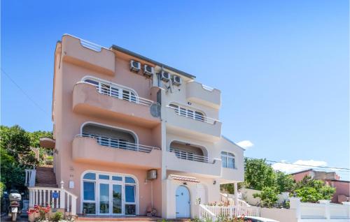 Klanfari Apartamento | Awesome Home In Dramalj With Wifi