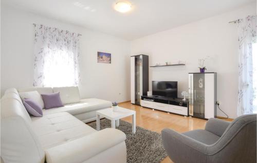 Dugopolje Casa | Awesome Home In Dugopolje With Sauna