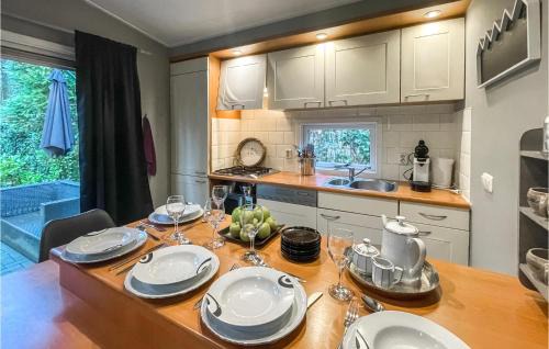 Emst Casa | Awesome Home In Emst With Kitchen