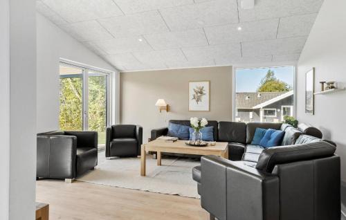 Farvang Casa | Awesome Home In Fårvang With Sauna