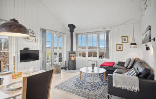Fredericia Casa | Awesome Home In Fredericia With Kitchen