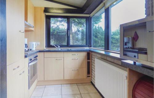 Ferienhausgebiet Hillenseifen Casa | Awesome Home In Gerolstein With Wifi