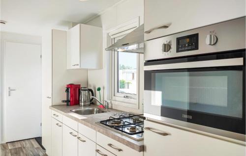 Giethoorn Casa | Awesome Home In Giethoorn With Wifi