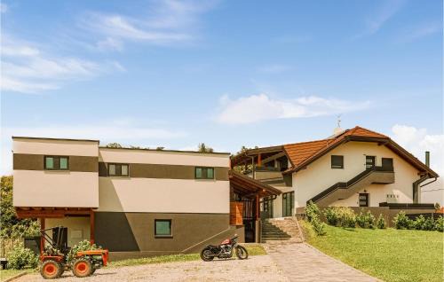 Grabrovnik Casa | Awesome Home In Grabrovnik With Sauna