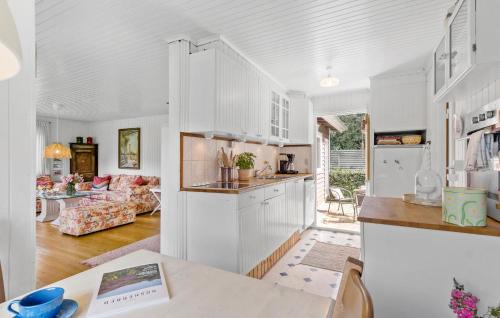 Hojby Casa | Awesome Home In Højby With Wifi