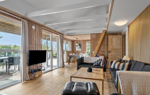 Hejlsminde Strand Casa | Awesome Home In Hejls With Sauna