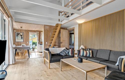 Hejlsminde Strand Casa | Awesome Home In Hejls With Sauna