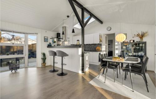 Bork Havn Casa | Awesome Home In Hemmet With Jacuzzi