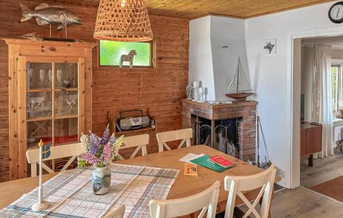 Hultsfred Casa | Awesome Home In Hultsfred With Sauna