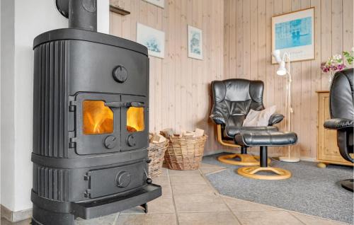 Pøt Strandby Casa | Awesome Home In Juelsminde With Kitchen