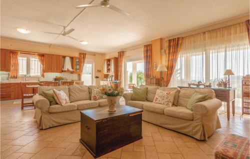 Kaki Thalassa Casa | Awesome Home In Kaki Thalassa-Keratea With Wifi