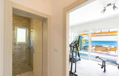 Blato Casa | Awesome Home In Karbuni With Sauna