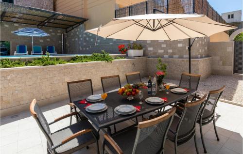 Kremena Casa | Awesome Home In Klek With Wifi