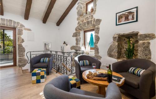 Kornic Casa | Awesome Home In Kornic With Kitchen
