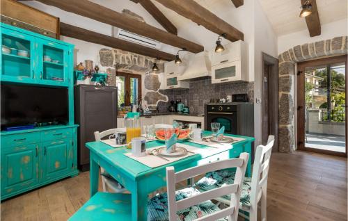 Kornic Casa | Awesome Home In Kornic With Kitchen