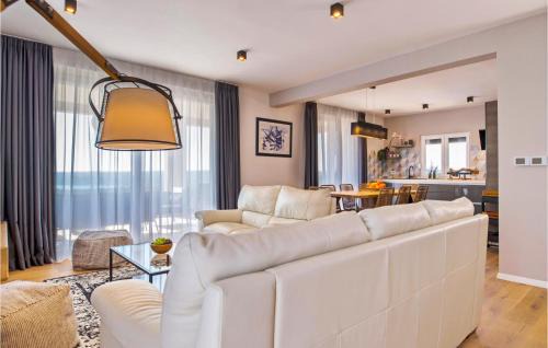 Viskovici Casa | Awesome Home In Koromacno With Sauna