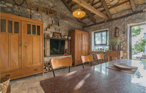 Velim Casa | Awesome Home In Krkovic With Sauna