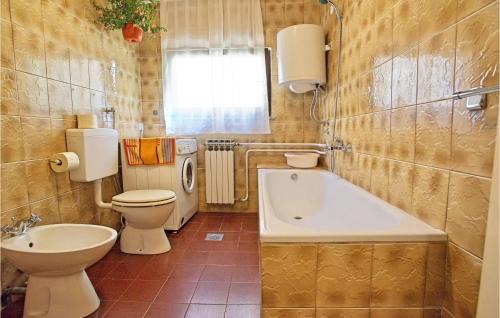 Krnica Casa | Awesome Home In Krnica