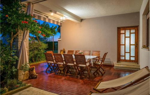 Krnica Casa | Awesome Home In Krnica